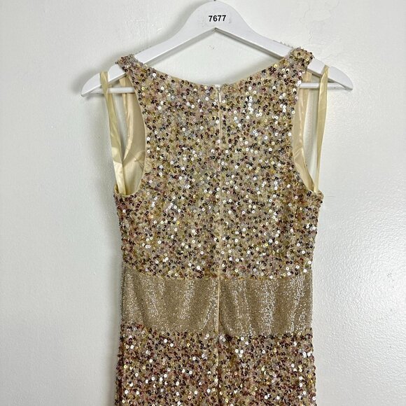 MAC DUGGAL Sequined Sleeveless V Neck Column Gown in Nude Gold Size US 2 - Picture 9 of 16